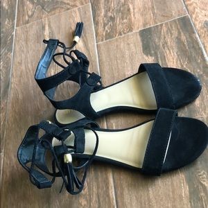 Black sandals size 6
